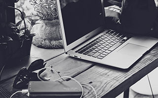 赛季报销！曼联防线告急，马奎尔续约+新援要来了？